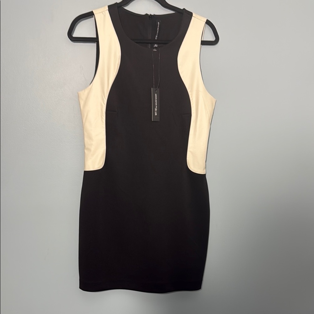 WALTER BAKER Luca Dress in black/ivory. NWT size medium office casual workwear